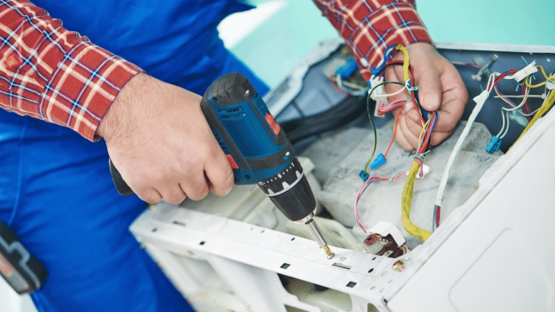 Yenimahalle Daikin Daikin çamaşır makinesi kart tamiri – Su almama arızası orijinal parça ile giderildi. - Teknik servis örneği